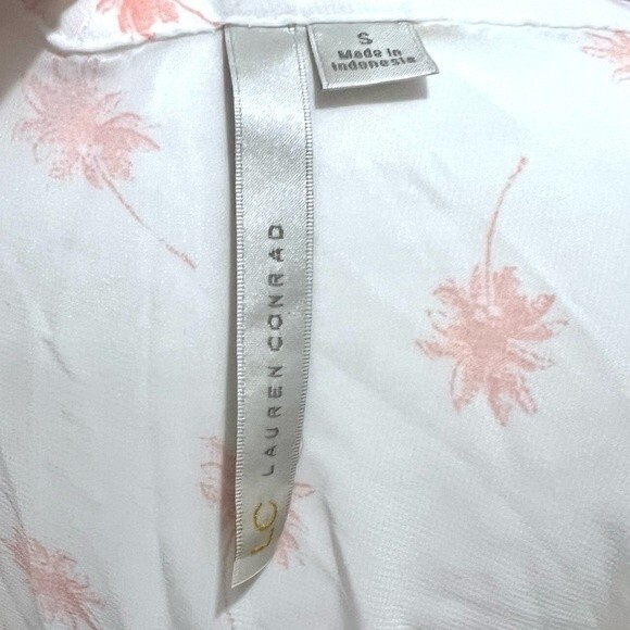 Lauren Conrad white and pink blush pintuck pleated top size small - Picture 6 of 7